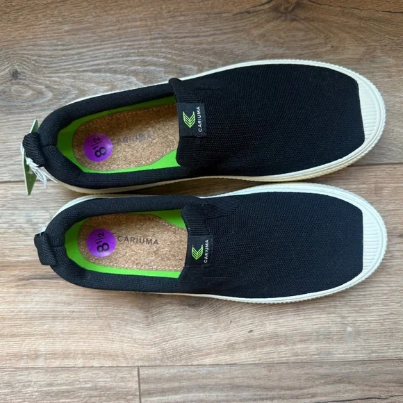 NWT Men’s Cariuma Slip On Sneakers Size 8.5 - Picture 2 of 5